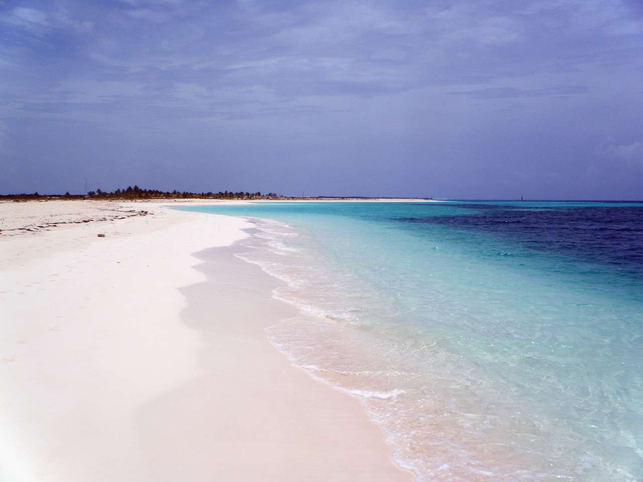 beach-g9430244b2_1280